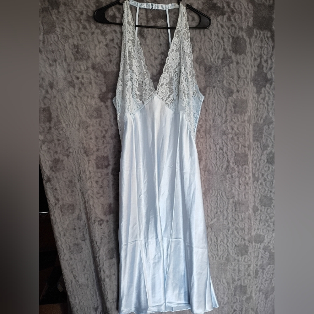Elegant Lace Trim Nightgown